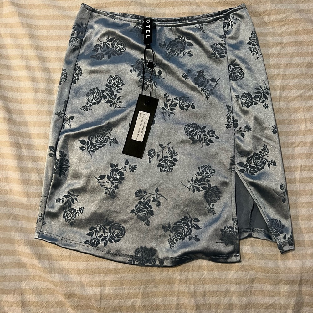 NWT Motel Rocks Silky Mini Skirt
